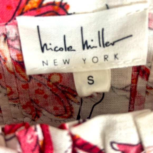 Nicole Miller New York Size Small,Cropped. NWT Button Up Top, Short Puff Sleeve. - Picture 6 of 6